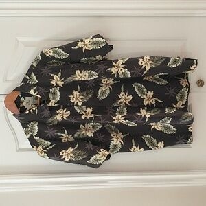 SOLITUDE Aloha Style Hawaiian Floral Black Short Sleeve Button-Up Shirt size Lrg